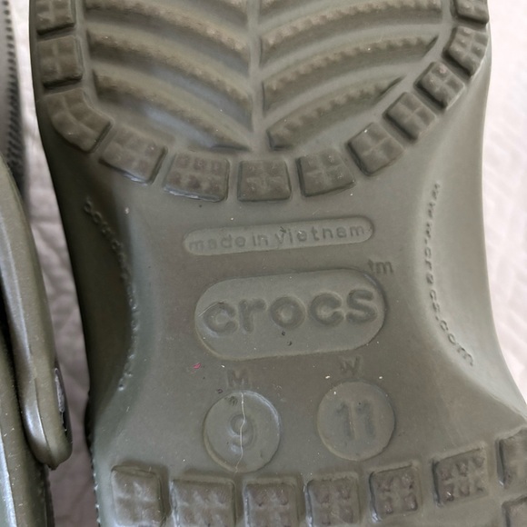 💚Military green Crocs. Only worn a few times. - Picture 4 of 5
